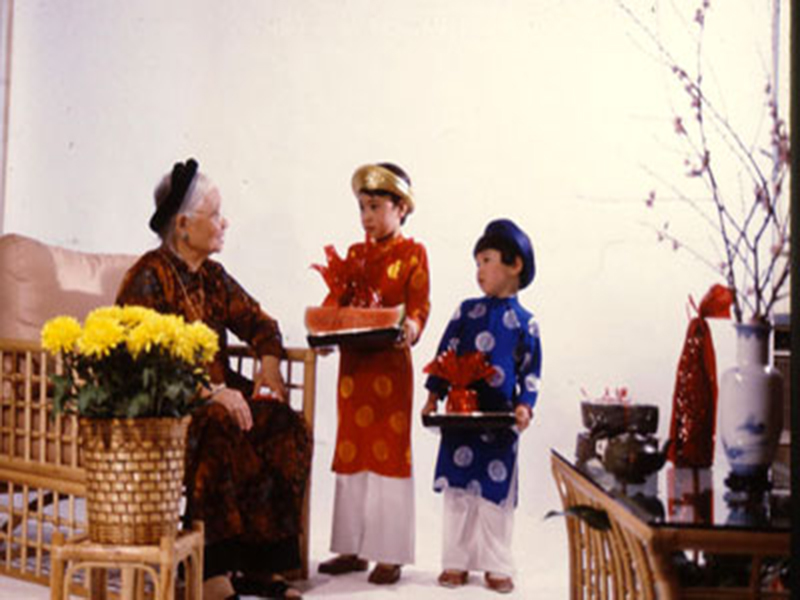 Th&ocirc;ng điệp m&ugrave;a xu&acirc;n trong một bức tranh